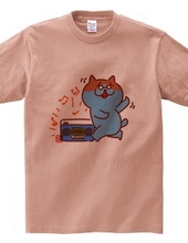 猫とラジカセのTシャツ